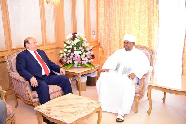 الرئيس هادي يلتقي بمكة الرئيس السوداني عمر البشير