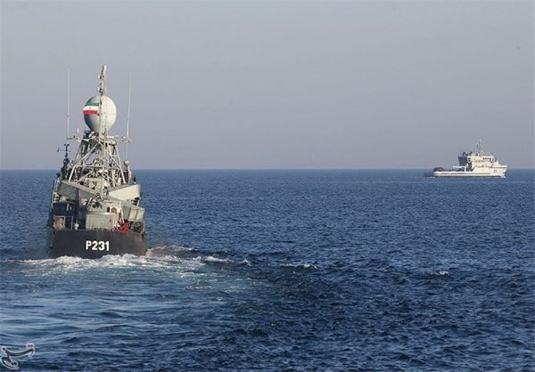 إيران تقول إن قواتها البحرية أحبطت هجوما لقراصنة على ناقلة نفطية إيرانية في باب المندب
