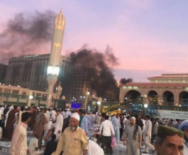 3 تفجيرات انتحارية قرب الحرم النبوي والقطيف