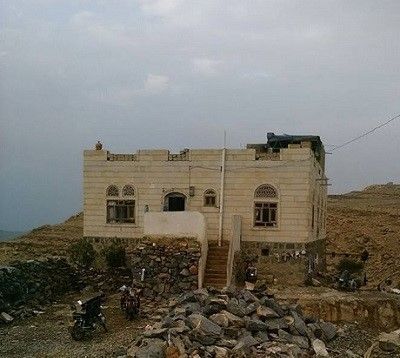 مليشيا الحوثي تقتحم مجلس عزاء في عمران وتختطف أقارب المتوفي وعدد من الحاضرين