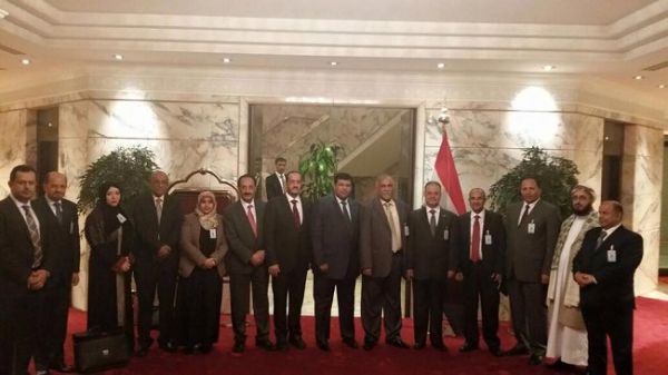 الحكومة اليمنية تطالب الامم المتحدة عدم التخاطب مع الانقلابيين