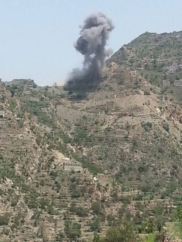 قتلى وجرحى بغارات لطيران التحالف استهدفت مواقع المليشيات جنوب تعز (صور)