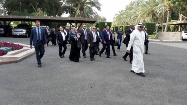 وفد الحكومة اليمنية يصل إلى الرياض