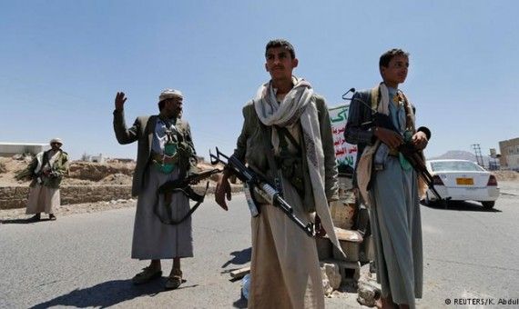 ذمار: مليشيا الحوثي تستحدث نقاطاً أمنية على مداخل المدينة وتشدد من إجراءاتها الأمنية