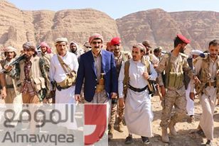 محافظ صنعاء خلال تفقده جبهات القتال في نهم.. نراهن على الطوق القبلي للعاصمة في استعادة الدولة