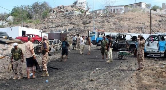 40 قتيل من قوات الجيش الوطني والأمن في عدن إثر هجوم انتحاري مرّوع
