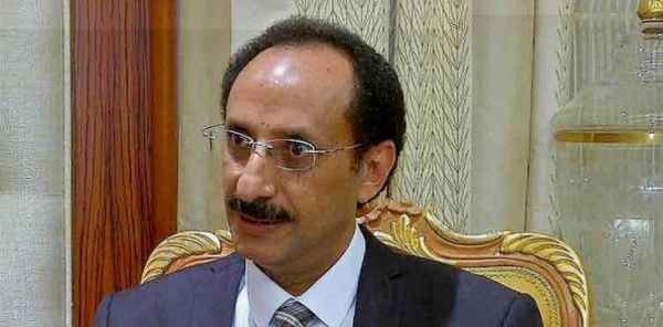 وزير في حكومة بن دغر : العراق استقبل الانقلابيين بصفة طائفية