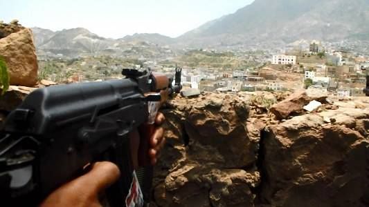 تعز : مليشيا الحوثي تقصف بالمدفعية قرى في مديرية الصلو