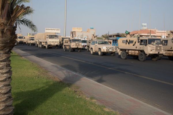 السعودية تدفع بقوات عسكرية ضخمة من الحرس الوطني إلى الحدود مع اليمن (صور)