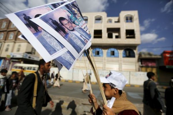 عمران : مليشيا الحوثي تقصي معلمين ومعلمات من وظائفهم في مدارس أهلية وتعين موالين لها