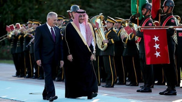 رئيس الوزراء التركي يستقبل ولي العهد السعودي محمد بن نايف بمراسم رسمية في أنقرة