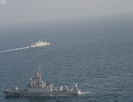 مناورات (درع الخليج -1) السعودية تتواصل في بحر عُمان