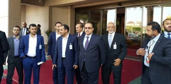 وفد الانقلابيين يعود إلى صنعاء السبت بموجب صفقة تقضي بالإفراج عن معتقلين أمريكيين لدى الحوثيين
