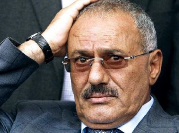 صحيفة خليجية: صالح بات مهددا بفقدان ولاء عناصر الحرس الجمهوري لعجزه عن توفير رواتبهم