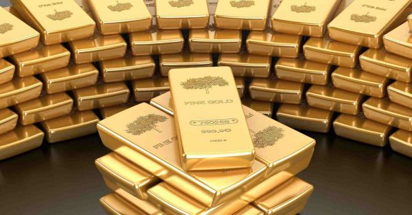 ارتفاع الذهب بعد هبوط الدولار وتدفقات صناديق المؤشرات المتداولة
