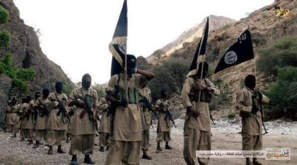 مقتل 6 من عناصر القاعدة في مواجهات مع قوات الأمن وغارة لطيران التحالف بالمكلا