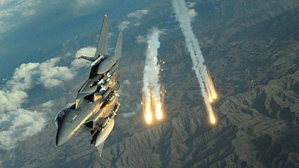 طيران التحالف يستهدف مواقع الحوثيين في المخا وذوباب غرب تعز