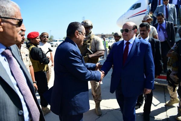 هادي في عدن بعد زيارة رسمية لدولة الامارات