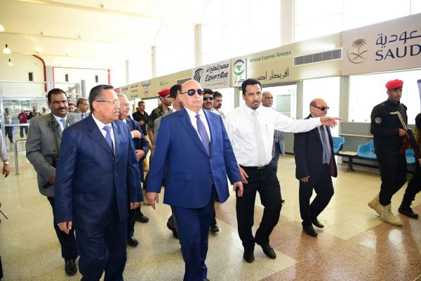 الرئيس هادي يشدد على ضرورة الالتزام بالشفافية في أعمال تأهيل مطار عدن الدولي