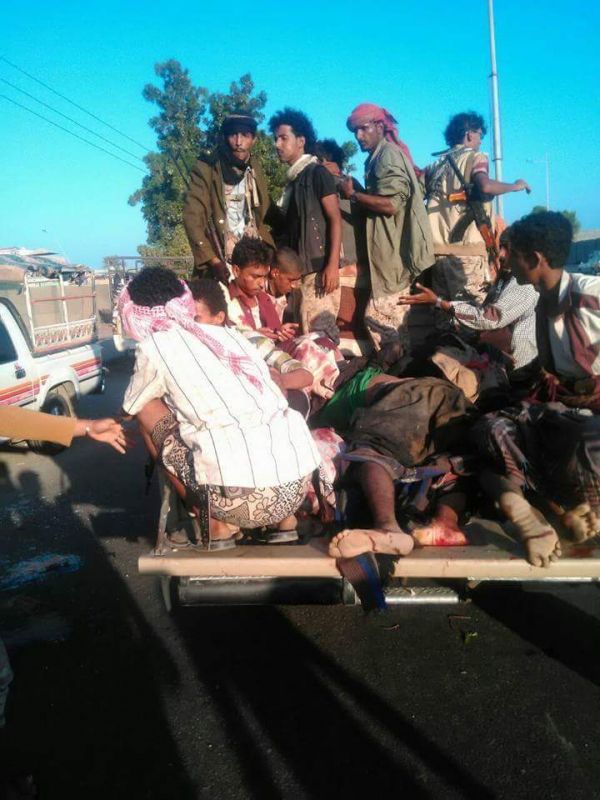 مصدر عسكري: استشهاد 10 جنود بتفجير انتحاري قرب بوابة معسكر الصولبان بعدن