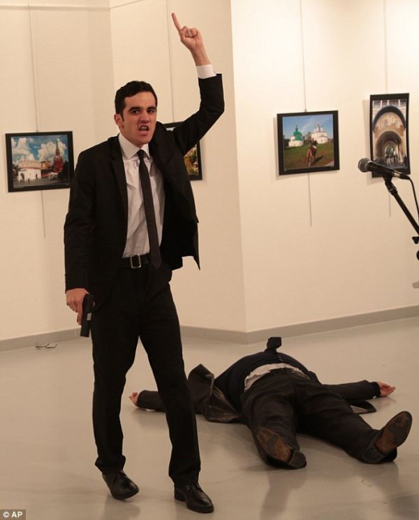 تعرف على هوية قاتل السفير الروسي بأنقرة (صور)