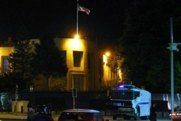 اطلاق نار أمام السفارة الأميركية في انقرة واغلاق القنصليات