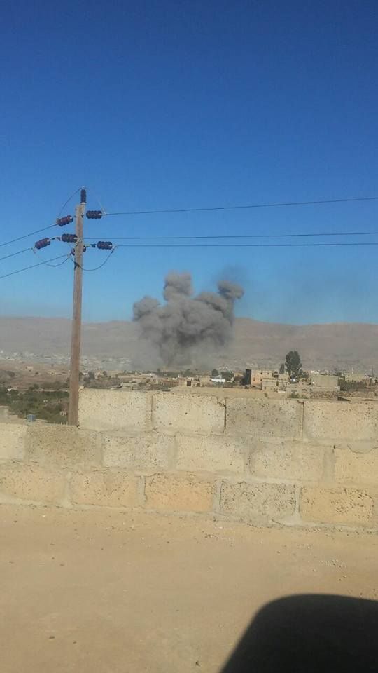 طيران التحالف يفجر مخزن أسلحة للحوثيين بمقر اللواء 310 بمحافظة عمران
