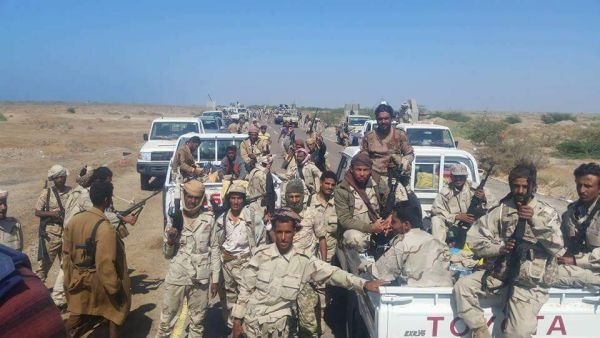 انضمام العشرات من أهالي مدينة المخا لصفوف المقاومة الشعبية لقتال الحوثيين