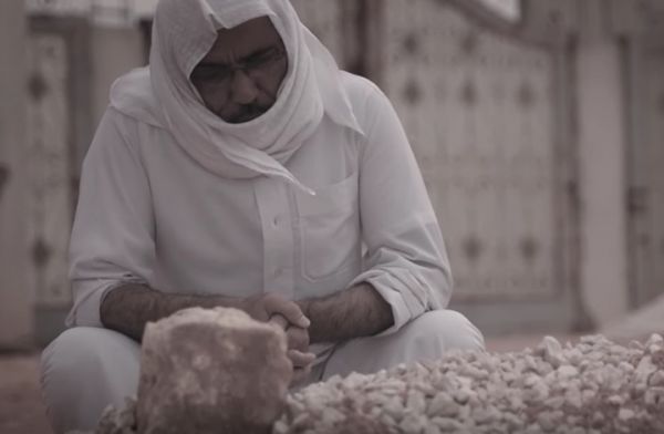 فيديو مؤثر للشيخ سلمان العودة يرثي زوجته وابنه (شاهد)