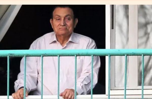 مبارك في حوار مثير يعتبر نفسه رئيس مصر لا السيسي (فيديو)