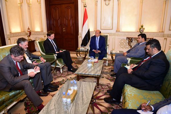 الرئيس هادي: اليمنيون لن يقبلوا بالتجربة الإيرانية مهما كانت التحديات