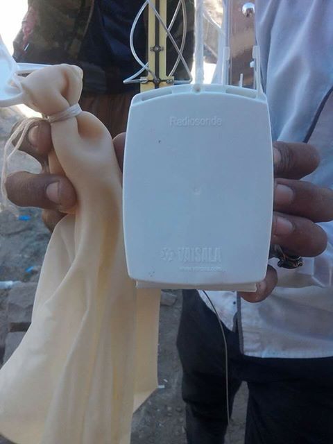 مليشيات الحوثي تضع جهاز تنصت لتحديد مواقع الجيش الوطني على مشارف جبهة الضباب (صورة)