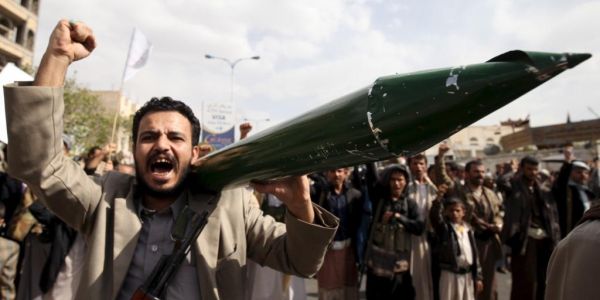 ‏صحيفة بريطانية: إيران متورطة في تزويد الحوثيين بطائرات بدون طيار (ترجمة خاصة)