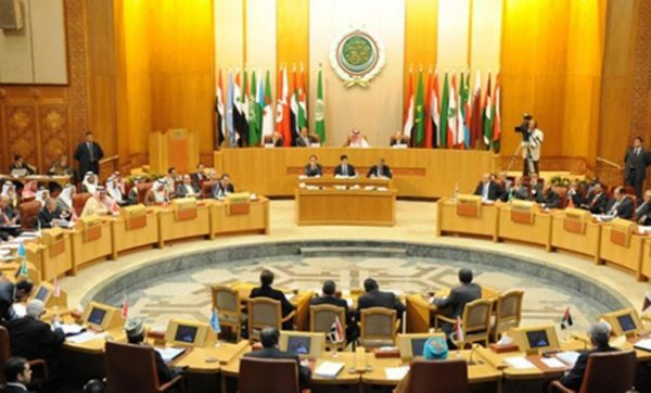 البرلمان العربي يدعم التعامل مع مجلس النواب في عدن ويرفض الانقلابيين