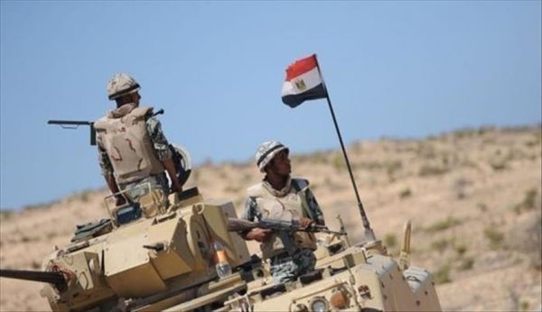 مقتل 10 عسكريين مصريين في انفجار عبوتين ناسفتين بسيناء