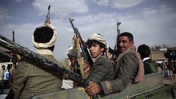 مواجهات مسلحة في بني حشيش بعد سعي الحوثيين للسيطرة على أراضي خاصة وتحويلها إلى مقابر