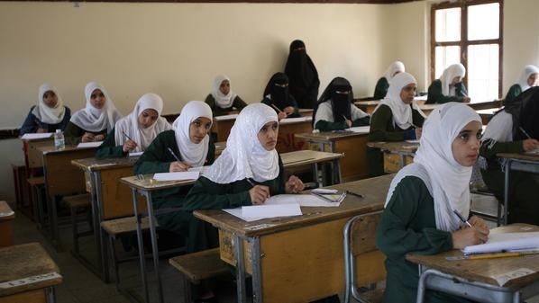الأمم المتحدة: 4.5 مليون طفل يمني قد لا يستكملون عامهم الدراسي بسبب الأزمة الاقتصادية