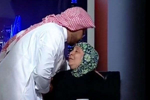 مصرية تقابل ابنها السعودي لأول مرة منذ 30 عاما