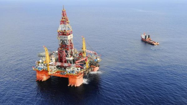 خبراء: دول الخليج الأكثر تضرراً بتراجع النفط بعد مضي ثلاث سنوات