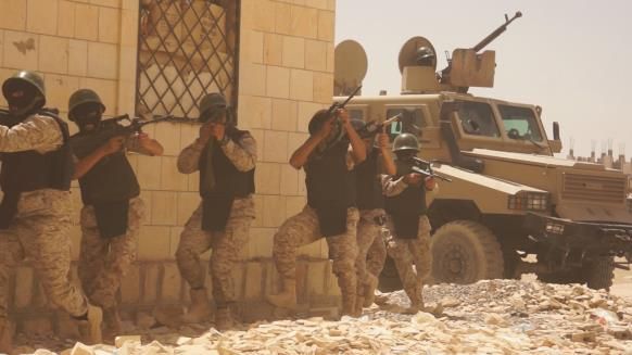 قوات مكافحة الإرهاب في حضرموت تلقي القبض على قيادات في تنظيم القاعدة
