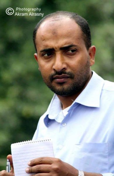 الصحفي تيسير السامعي يتعرض للتعذيب والصعق بالكهرباء في سجون المليشيا