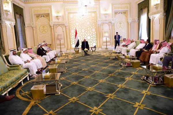 الرئيس هادي يشيد بإقليم حضرموت ويؤكد على إنهاء الانقلاب وبناء اليمن الاتحادي
