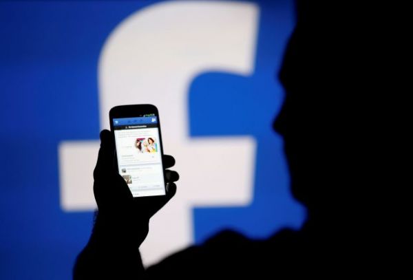 «فايسبوك» ستحارب «عمليات إعلام موجهة» من حسابات زائفة