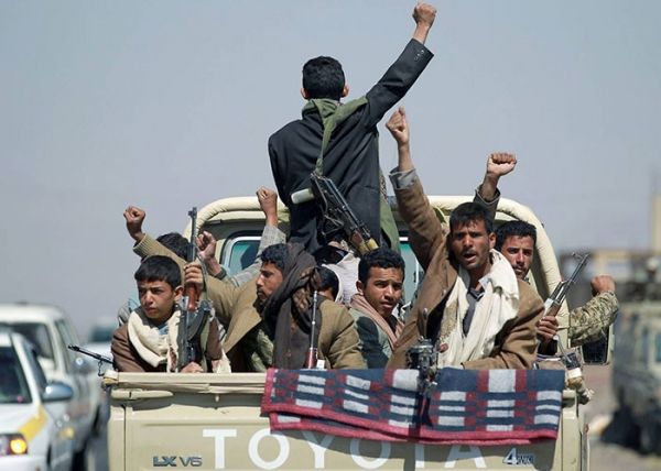 مقتل 8 من مليشيا الحوثي بينهم قياديان بغارة لطيران التحالف غرب تعز