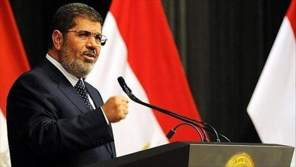 مرسي يطلب لقاء أهله ويشكو من 