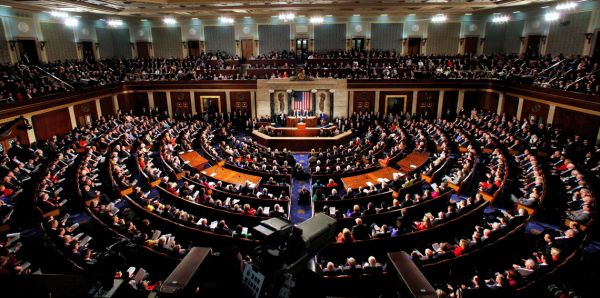 مجلس الشيوخ الأمريكي يقرّ قانونًا يفرض عقوبات جديدة على إيران