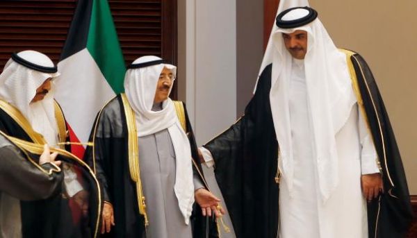 أمير قطر يزور الكويت... وأبو ظبي تصعّد هجومها