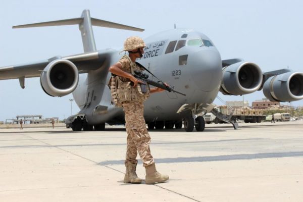 الإمارات تبني قاعدة عسكرية قرب باب المندب