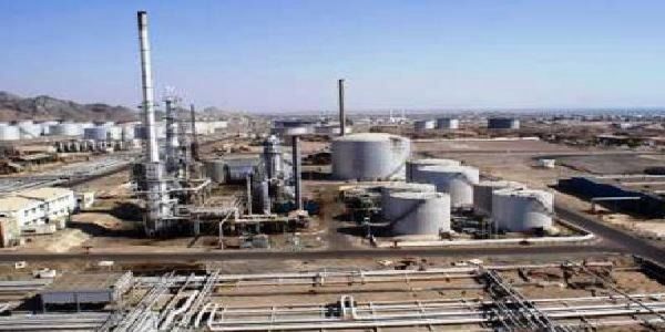 مدير شركة النفط في عدن: سوق المشتقات النفطية يعيش حالة من الاستقرار