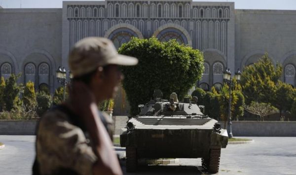 الحوثيون يسعون لابتلاع الحرس الجمهوري الموالي لصالح
